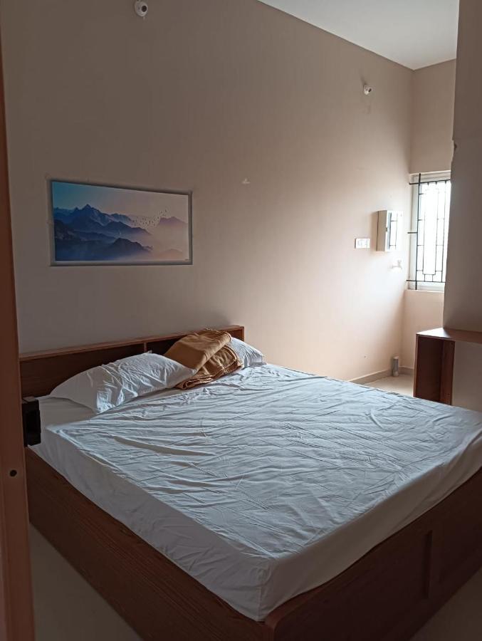Surathi Enclave Standard Rooms Karumattampatti Exterior photo
